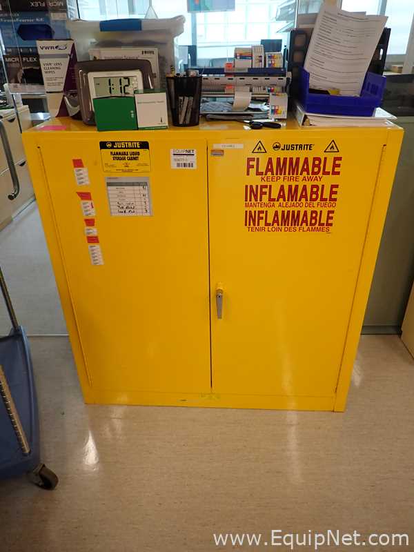 JustRite 25300 30 Gallon Flammable Liquid Storage Cabinet