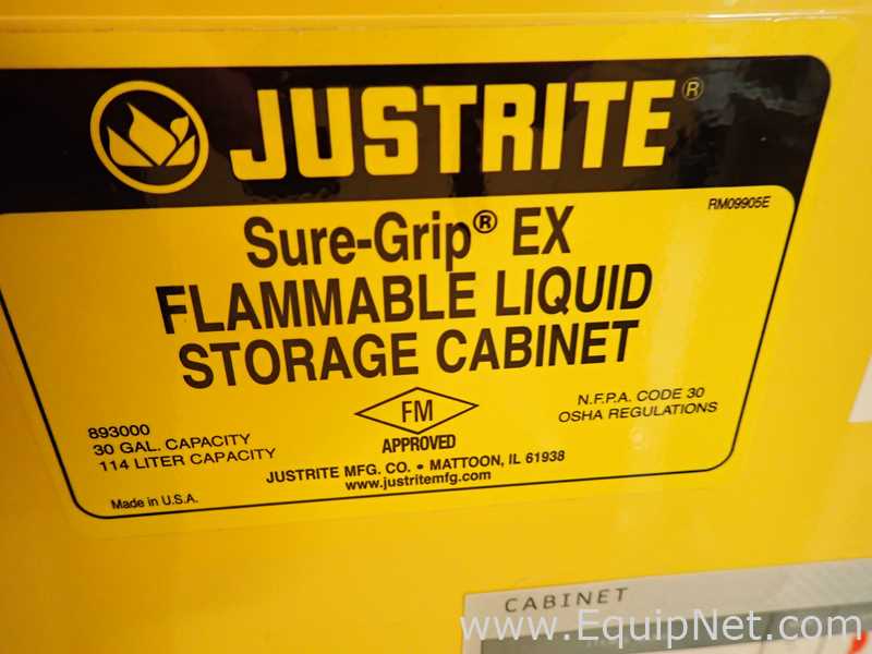 Armário de Armazenamento para Inflamáveis JustRite Requisitos de Ar 30 GALS