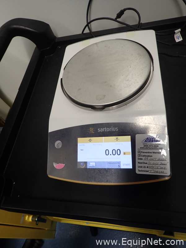 Lot of 2 Sartorius Quintix2102-1S and 1 Accuris W3200-500 Balances