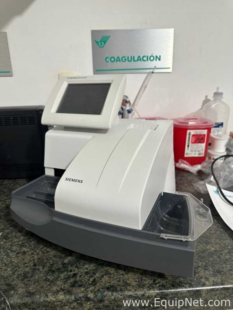 Siemens CLINITEK Advantus Chemistry Analyzer