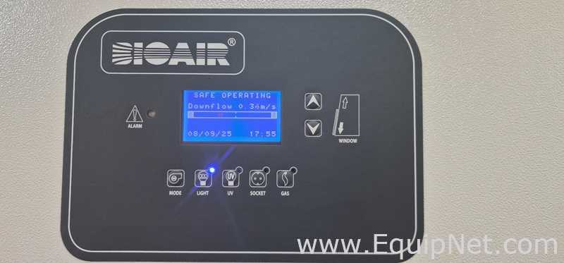 Campana de Ventilación y Flujo BioAir Aura Vertical SDV