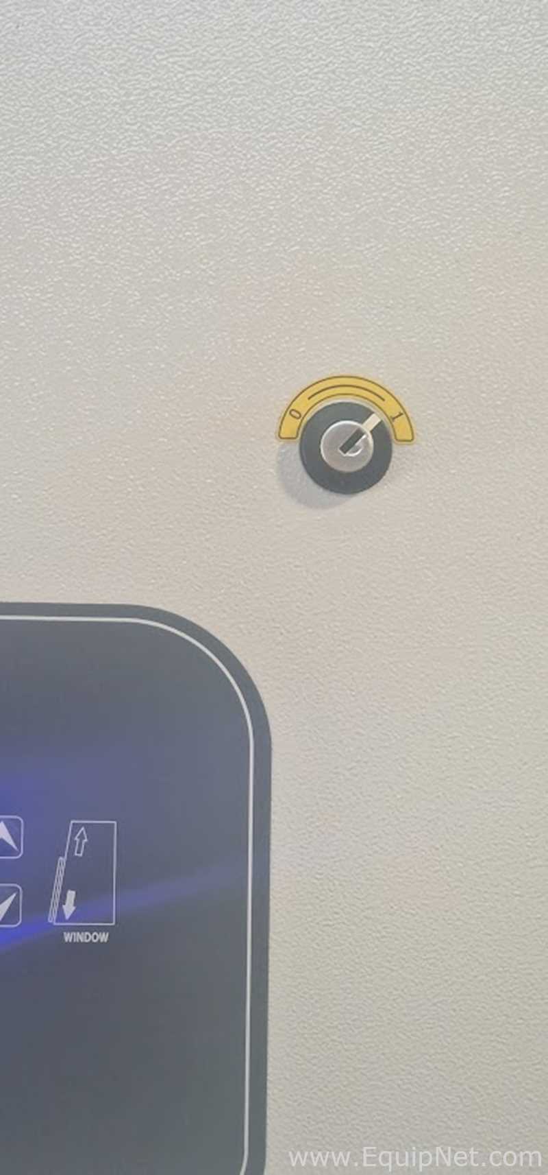 Campana de Ventilación y Flujo BioAir Aura Vertical SDV