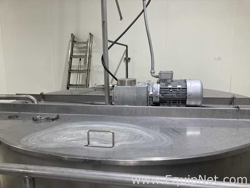 Approximately 3200 Gallon Stainless Steel Mixing Tank