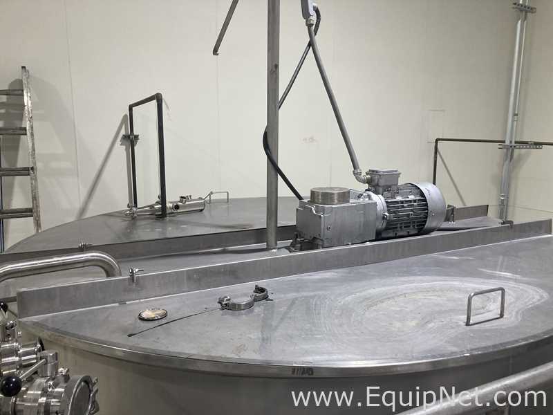Approximately 3200 Gallon Stainless Steel Mixing Tank