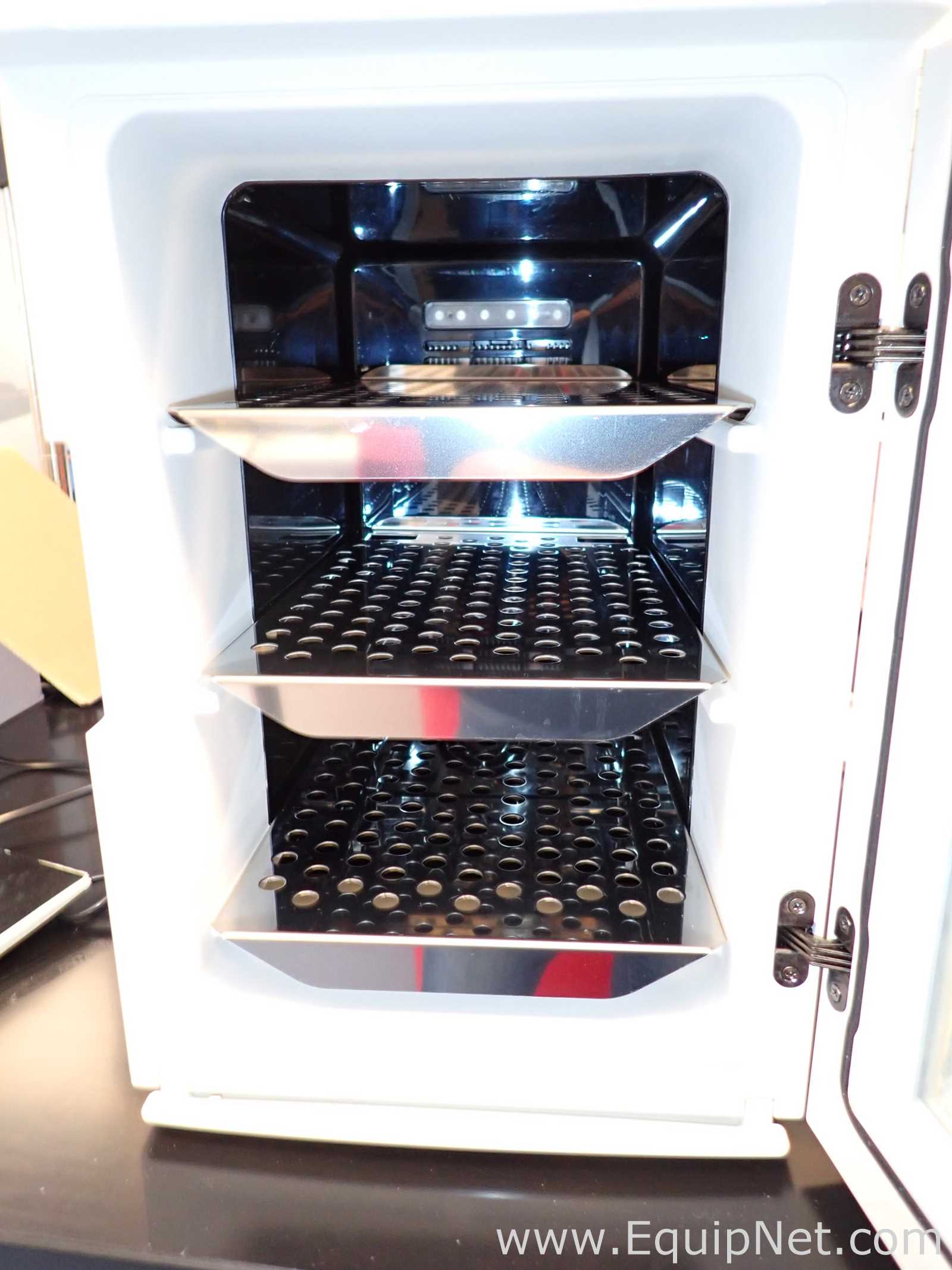 Incubadora Thermo Scientific Fisherbrand 18L Low Temp Incubator