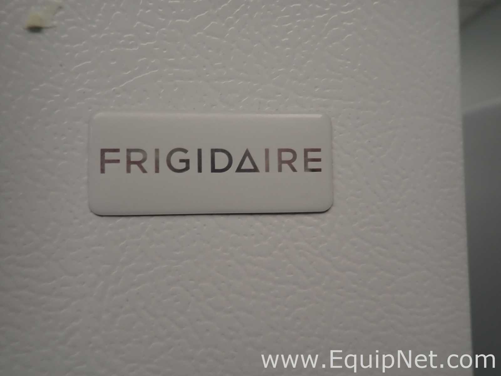 Congelador Frigidaire FFFU21M1QWA