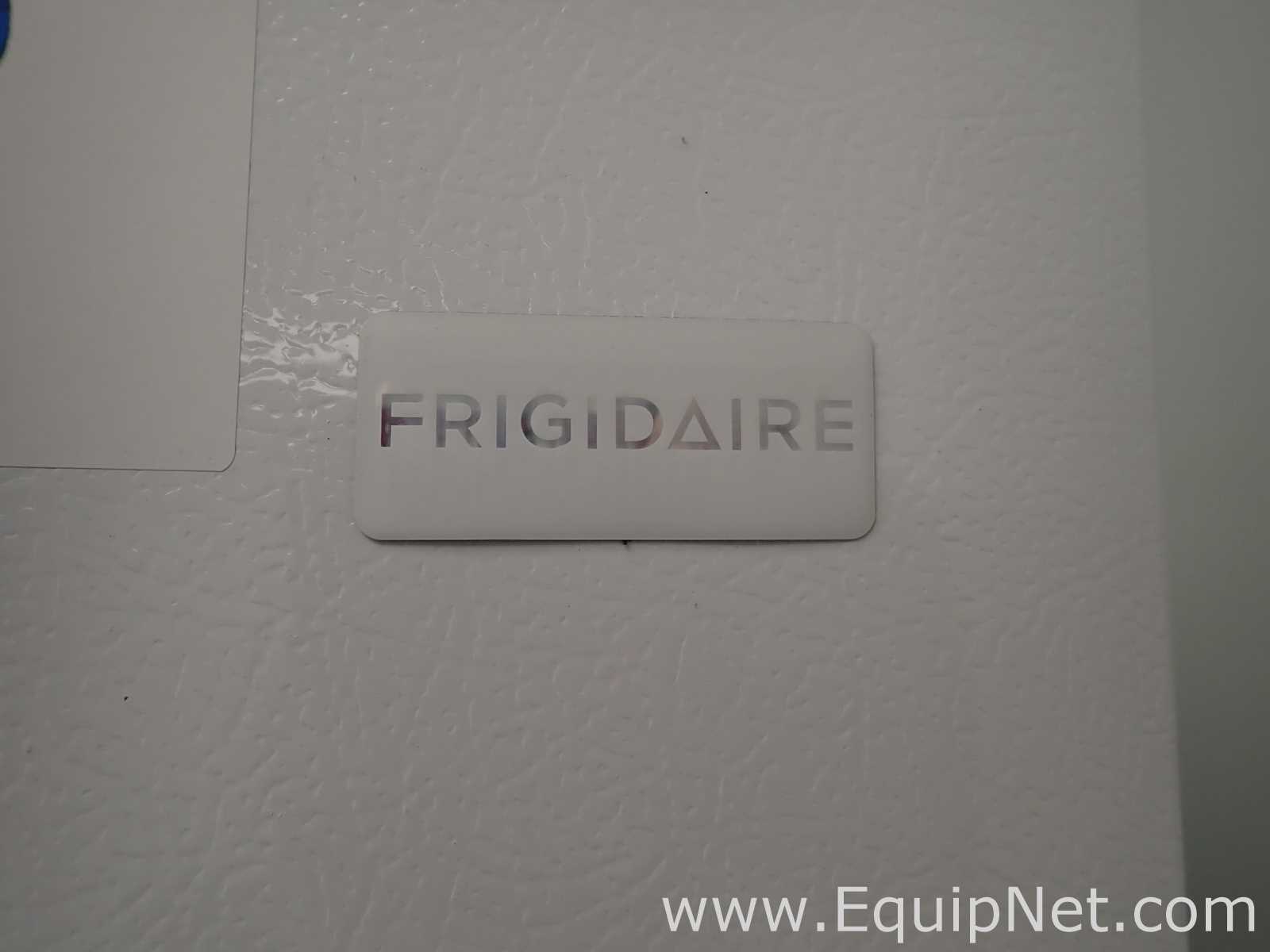 Congelador Frigidaire FFFU21M1QWF