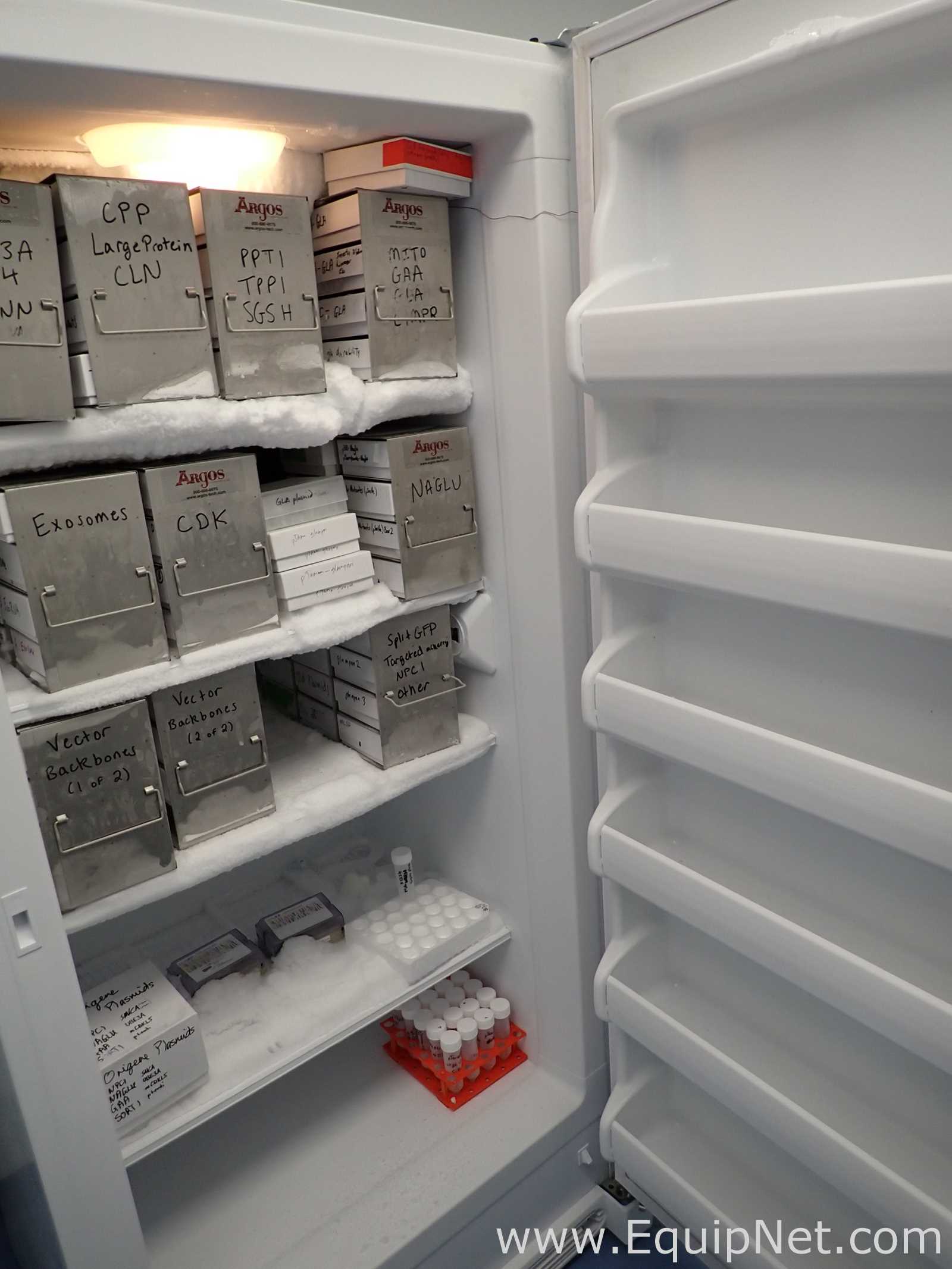 Congelador Frigidaire FFFU21M1QWF