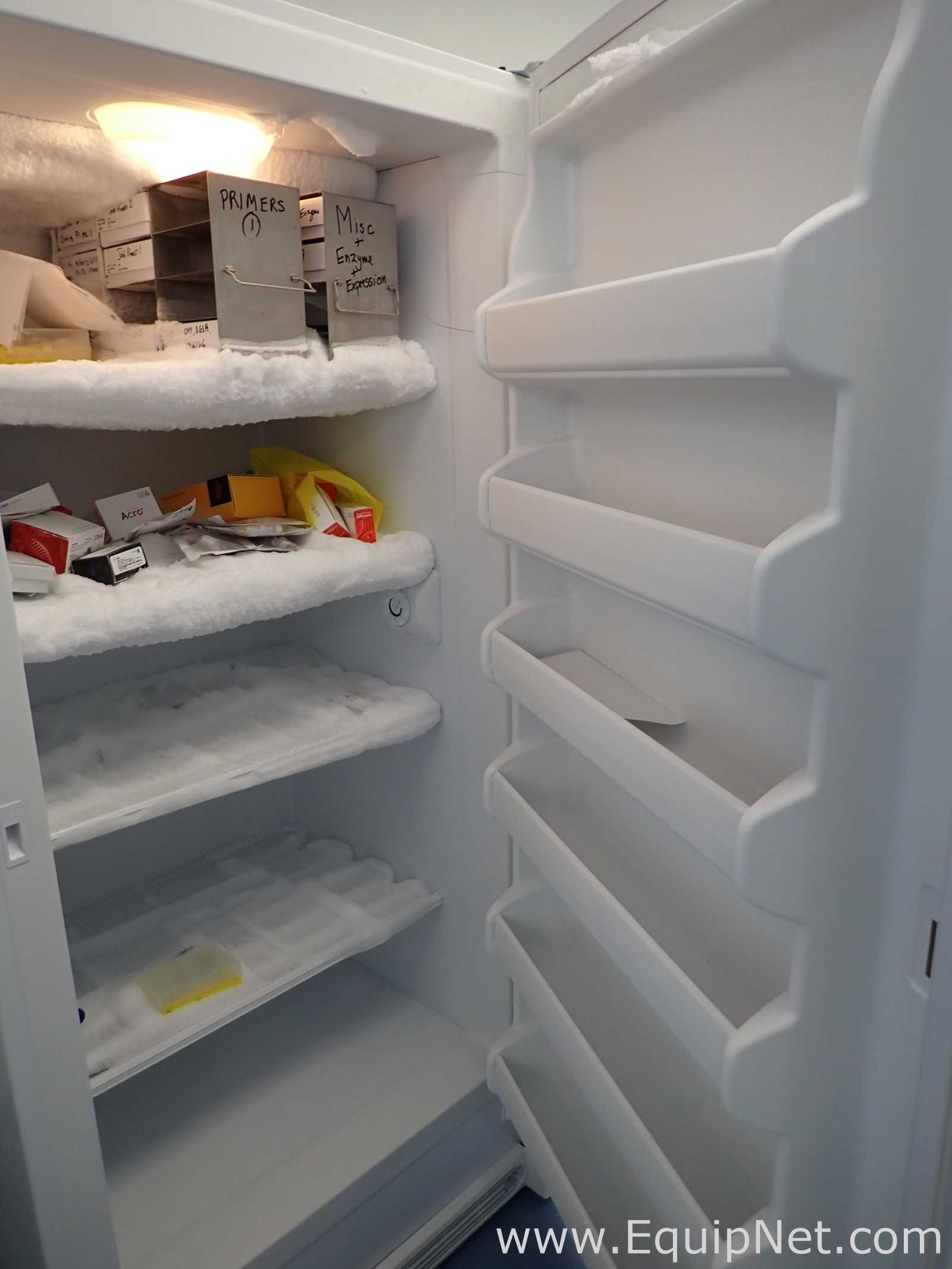 Congelador Frigidaire FFFU21M1QWF