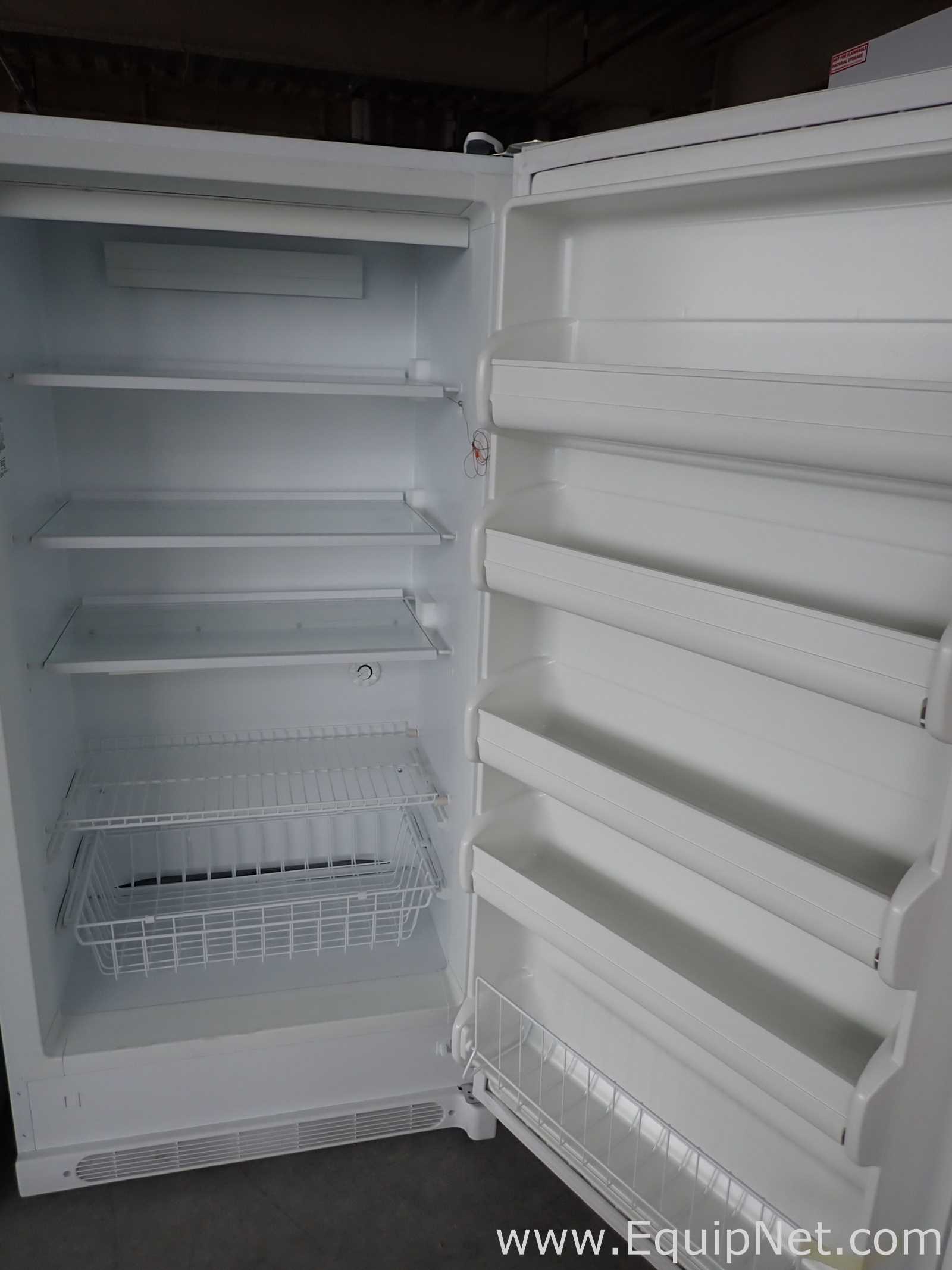 Refrigeradores Frigidaire FRU17G4JW19