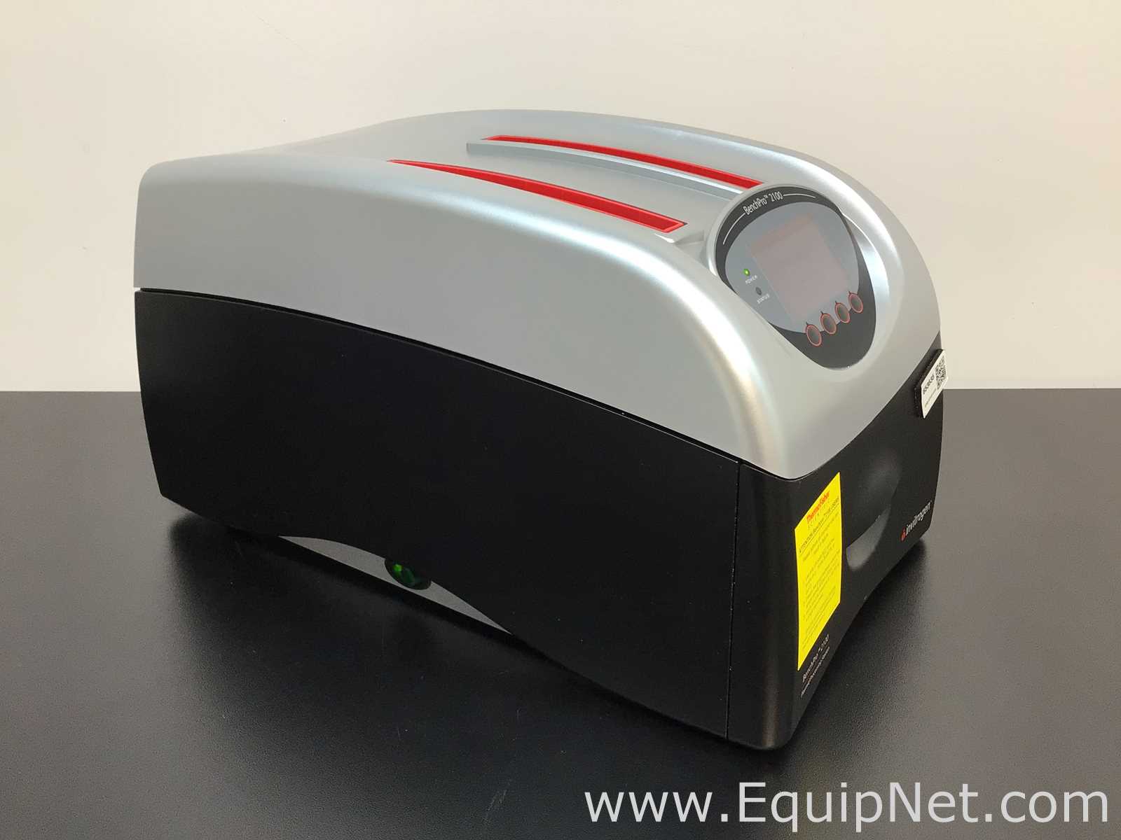 Invitrogen BenchPro 2100 Plasmid Processing Station