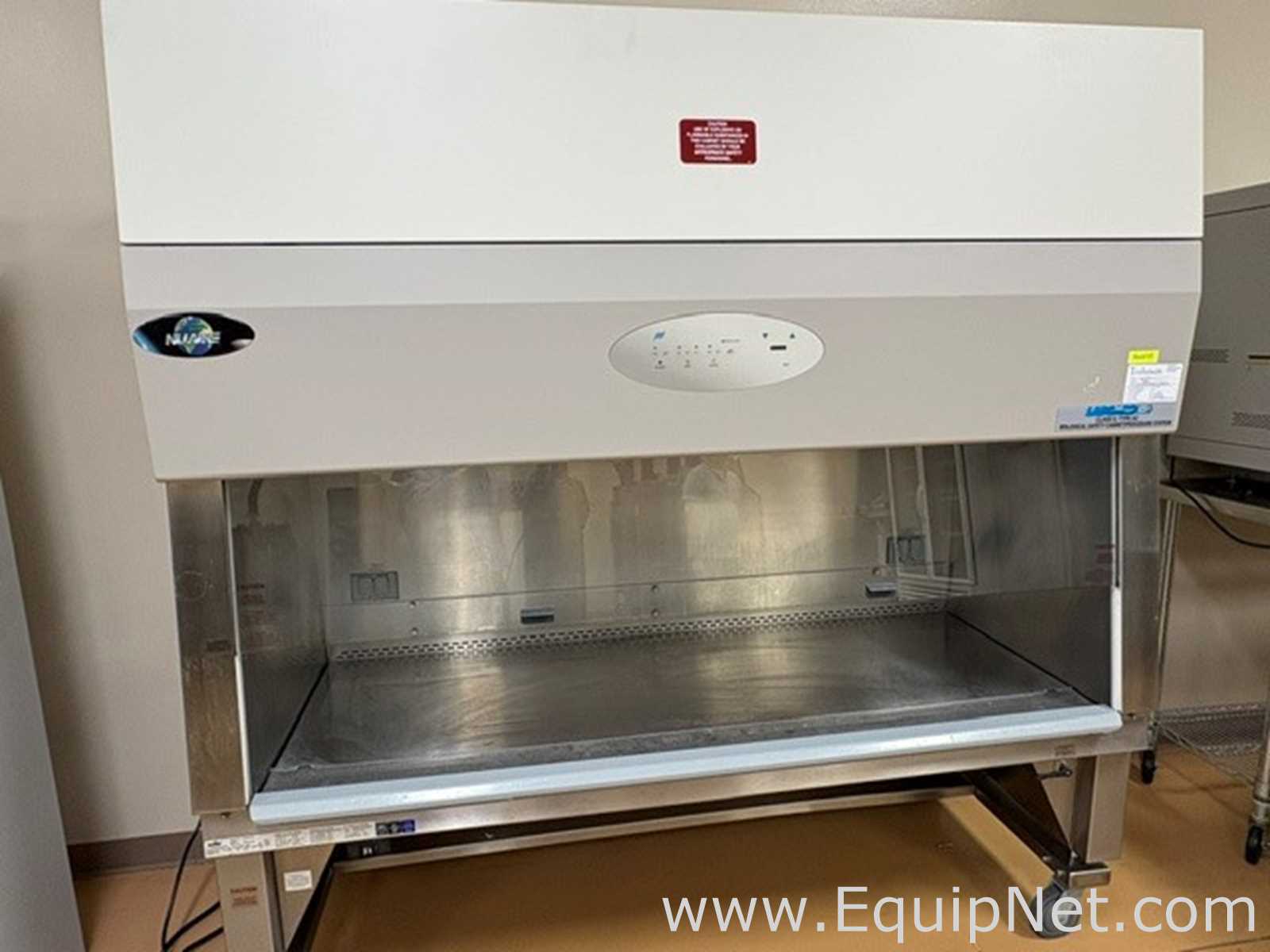 Nuaire NU-677-600 Biological Safety Cabinet