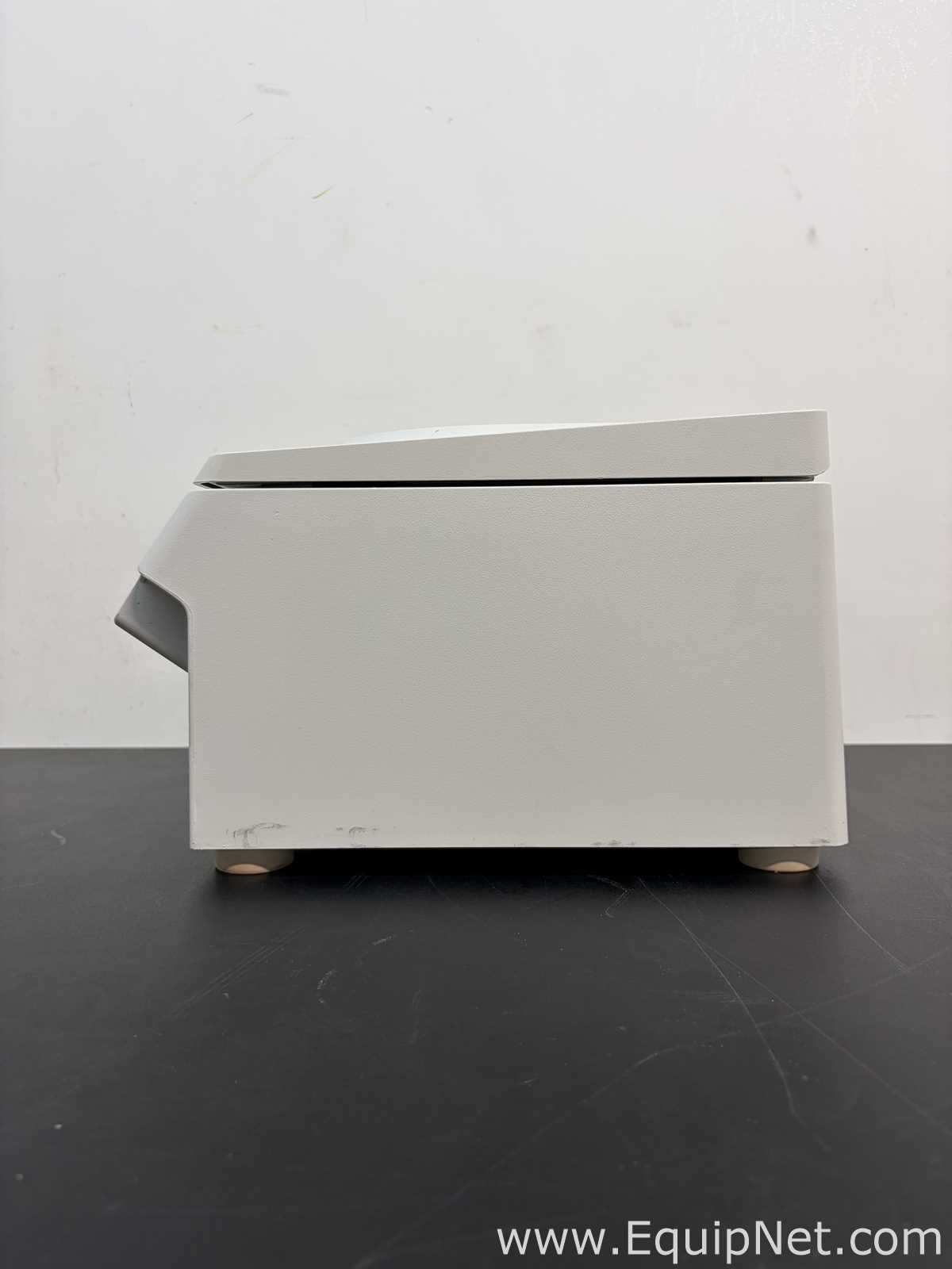 Centrífuga para Laboratórios Eppendorf 5417 C