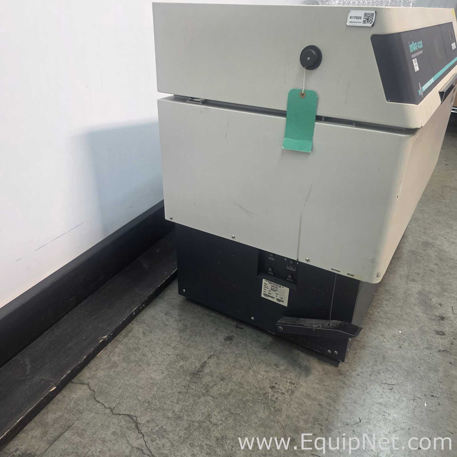 New Brunswick INNOVA 4330 Refrigerated Incubator Shaker