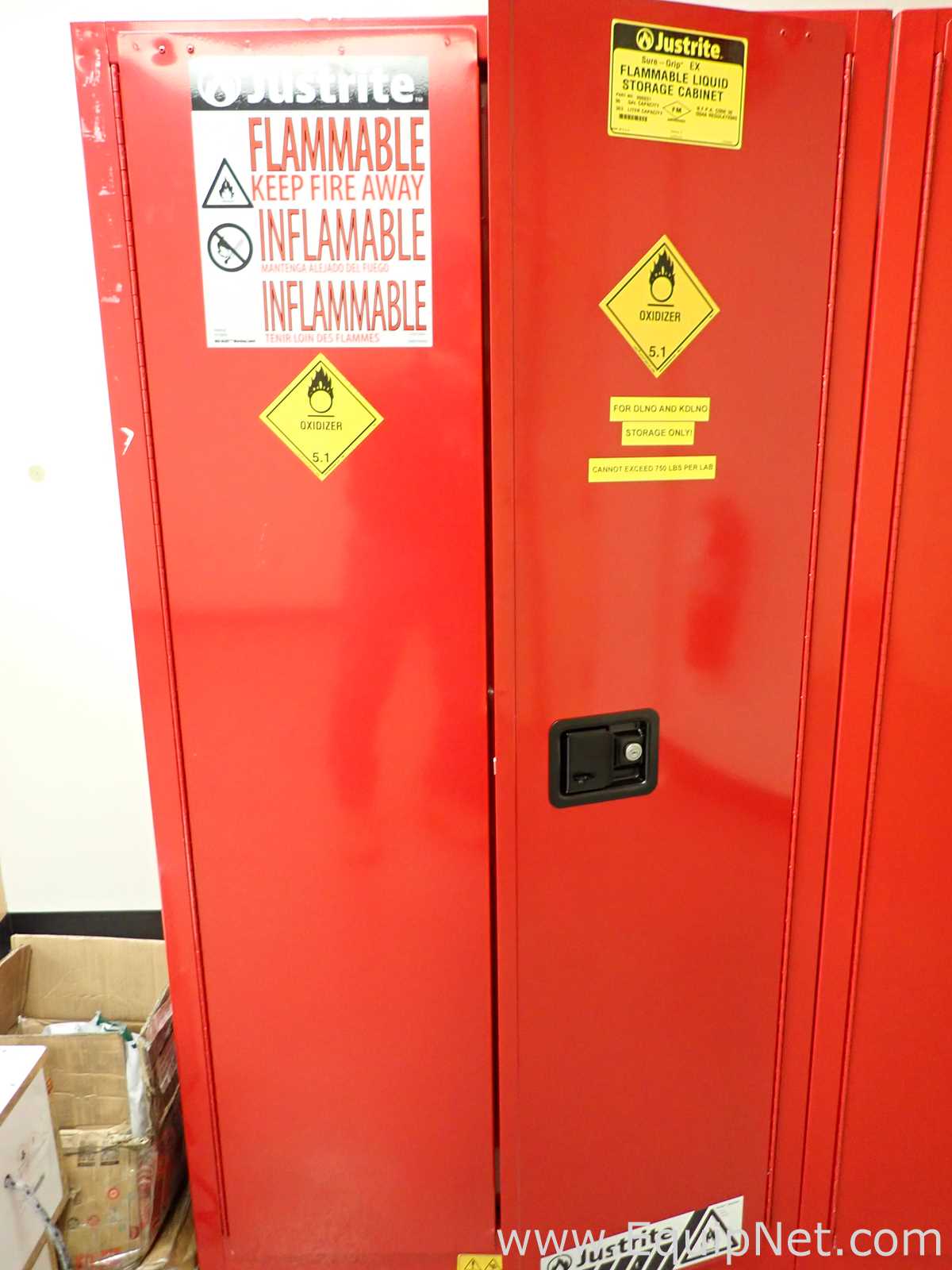 Gabinete de Almacenamiento de Inflamables JustRite Requisitos de aire 96 GALS.  96 Galones