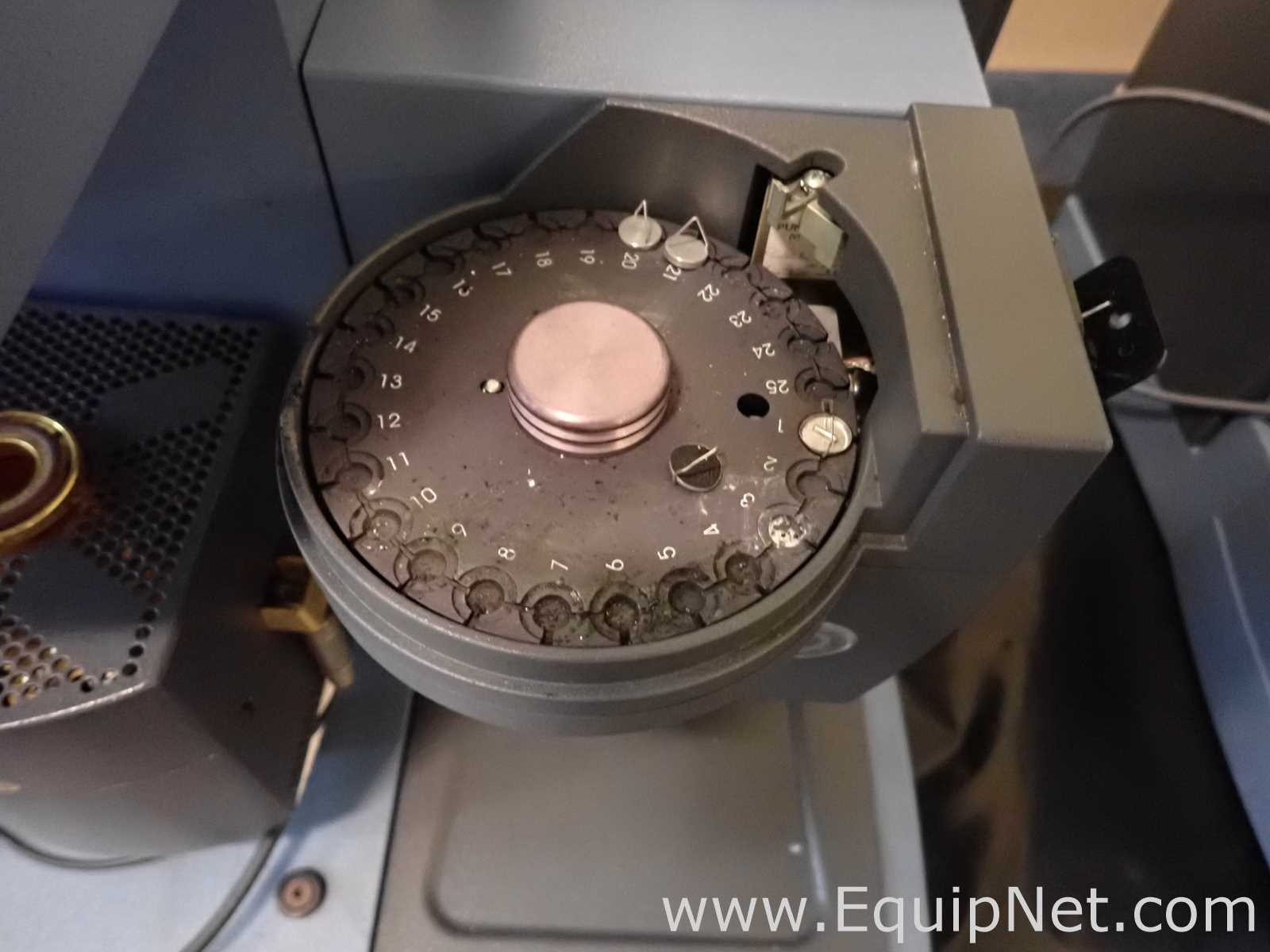 TA Instruments Q5000 Gravimetric Analyzer with DSC Q200 Differential Scanning Calorimeter
