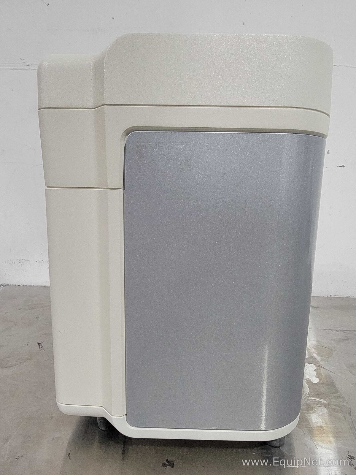 Invitrogen Attune Autosampler NxT Gen refurbished Flow Cytometer