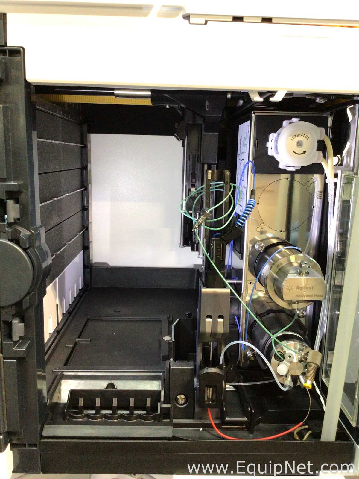 Agilent 1260 Infinity II HPLC System With FLD Detector, MWD Detector and Bin Pump