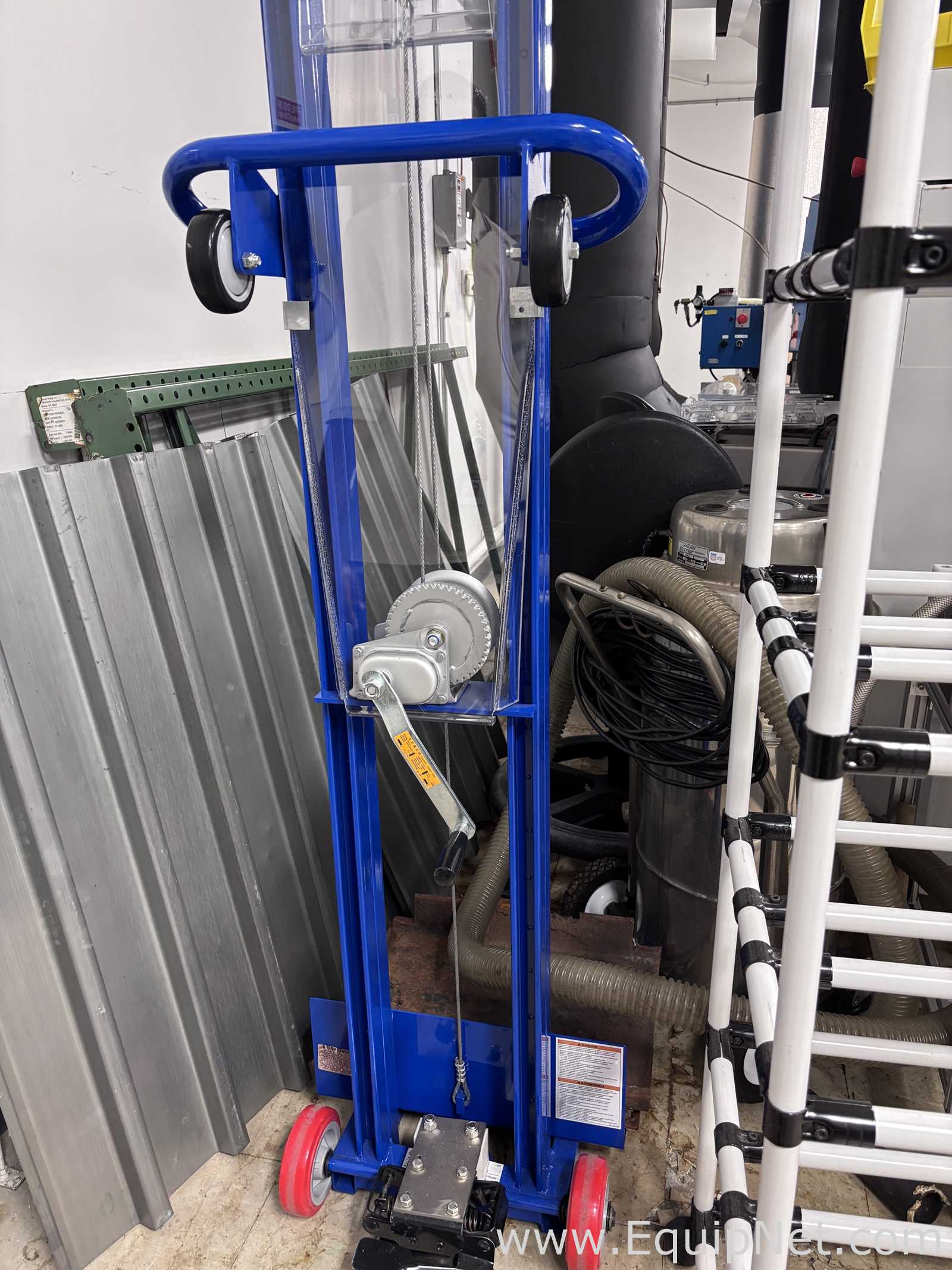Lift with Hand Winch