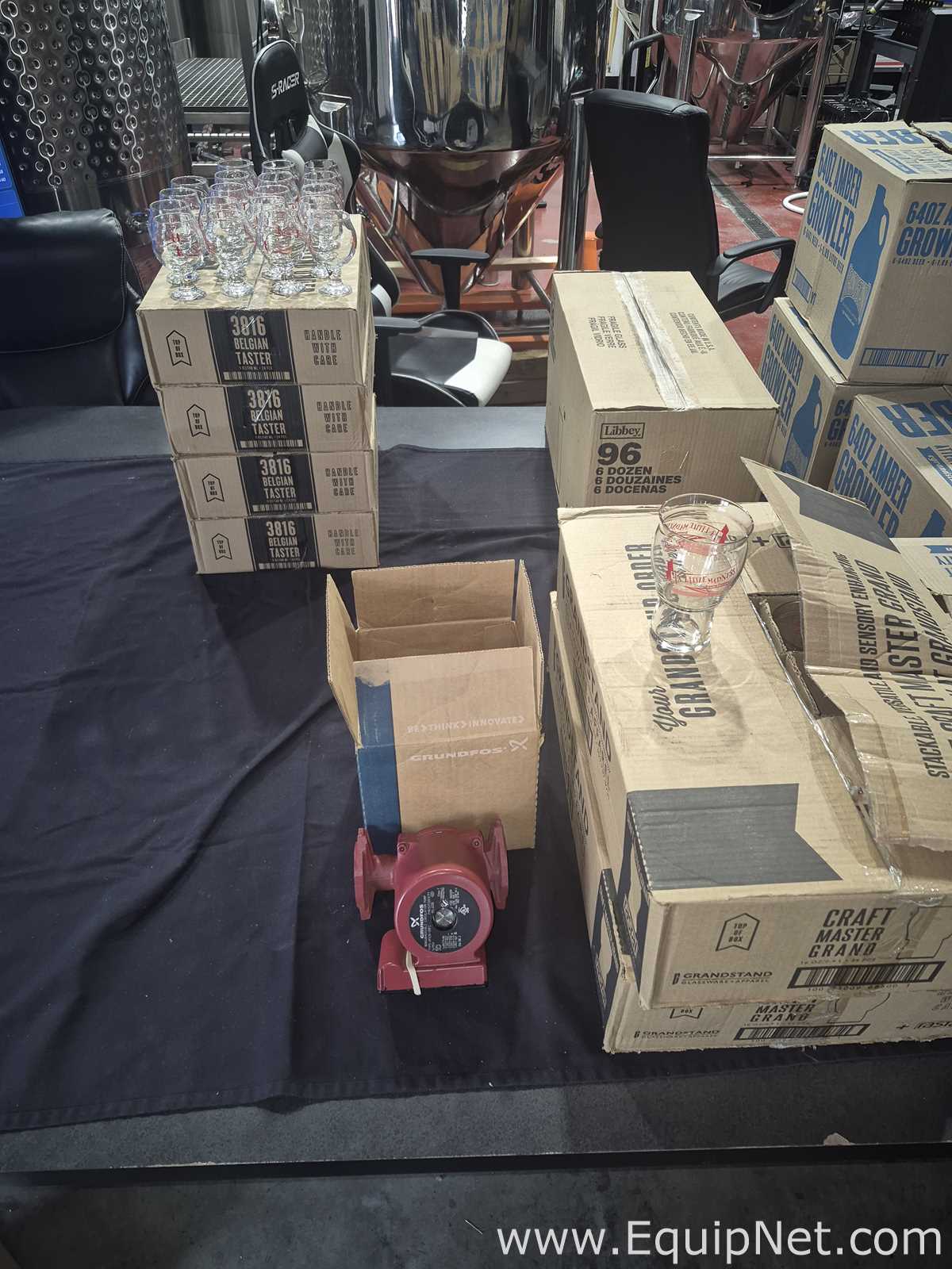 Lote de  Equipo para elaboración y destilación de cerveza Various 