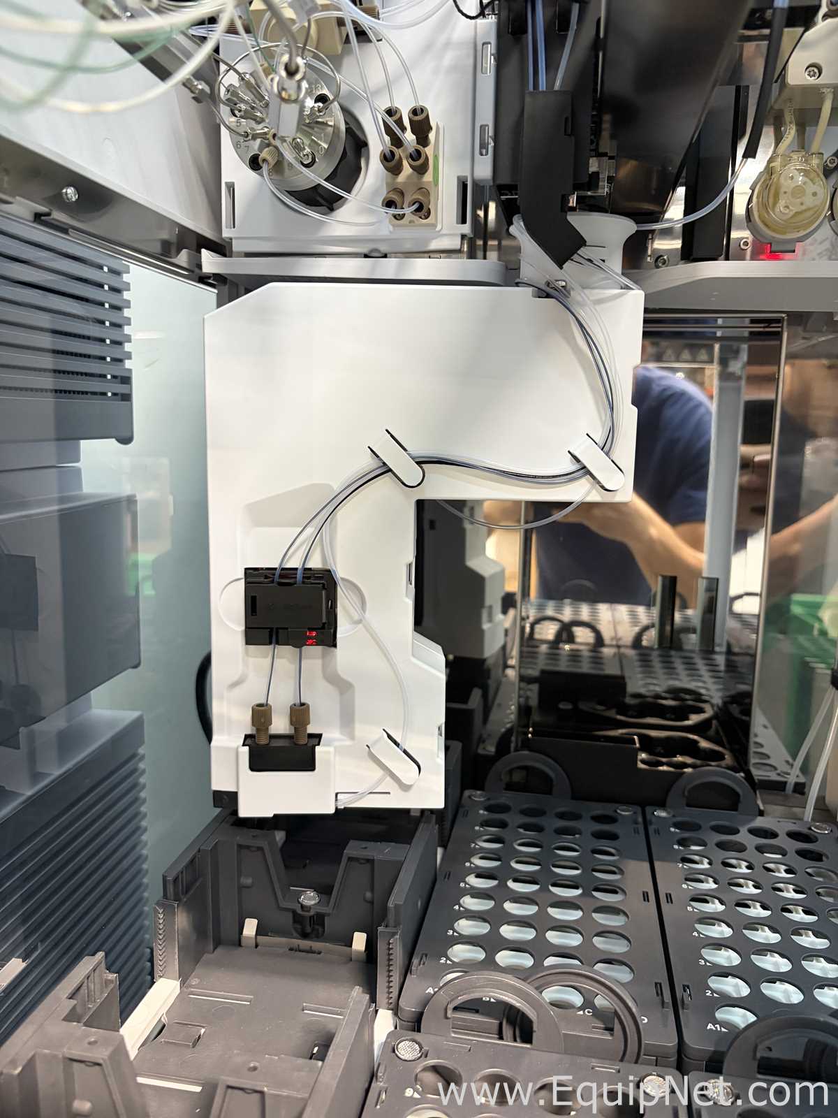 Agilent Technologies 1290 Infinity II HPLC System With 2 Multiple Wavelength Detectors