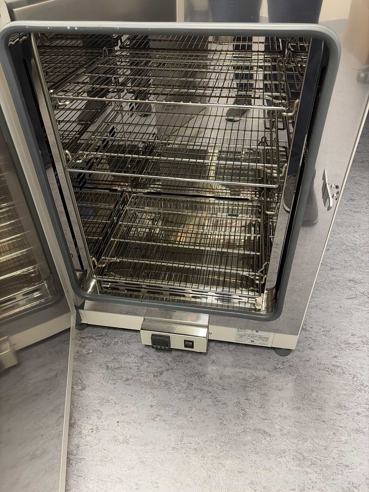 Estufa para Laboratórios Fisher Scientific 51030520 Incubator
