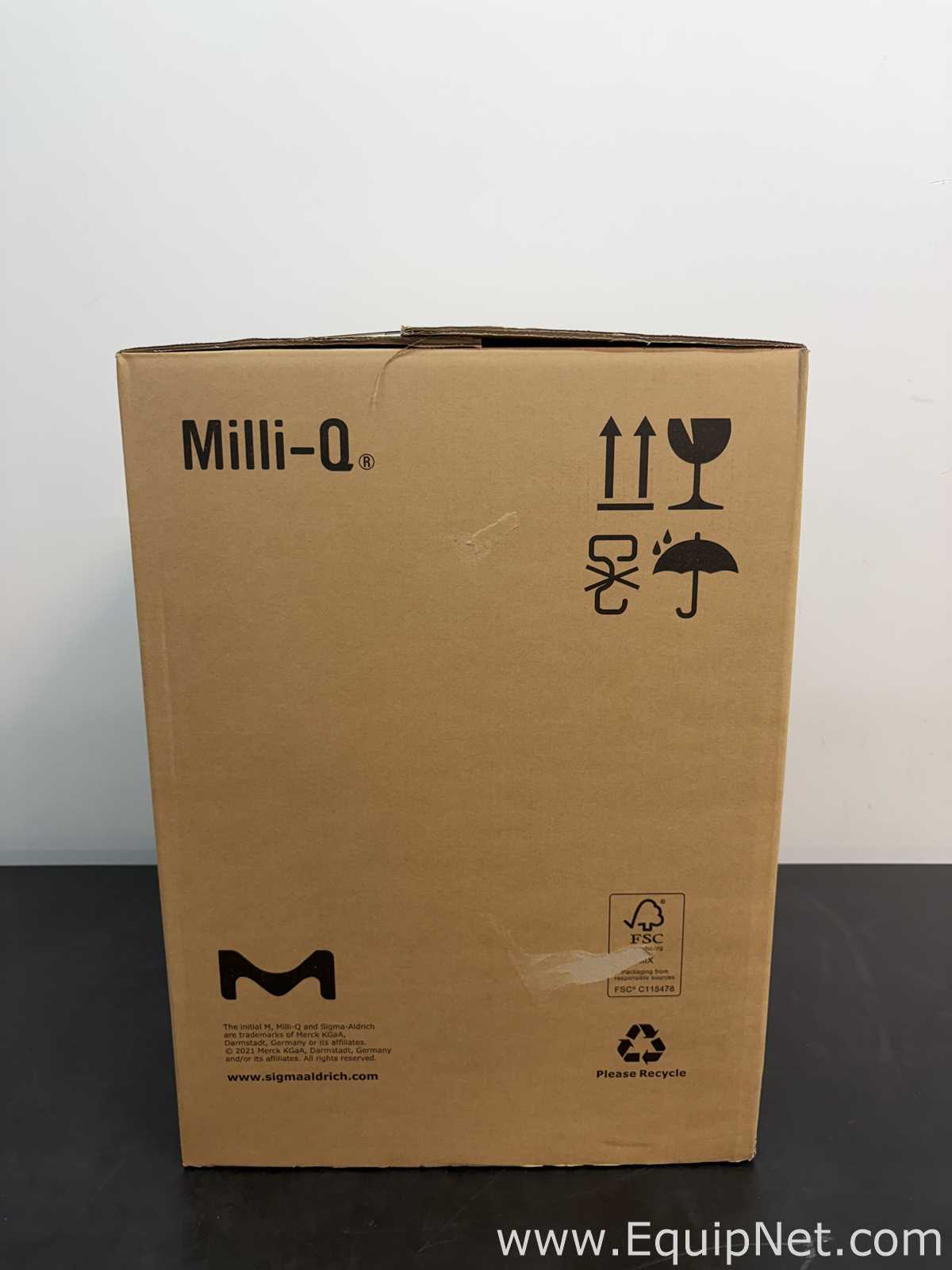Sistema de Purificación y Destilación de Agua Millipore Milli-Q IQ 7000. Sin usar