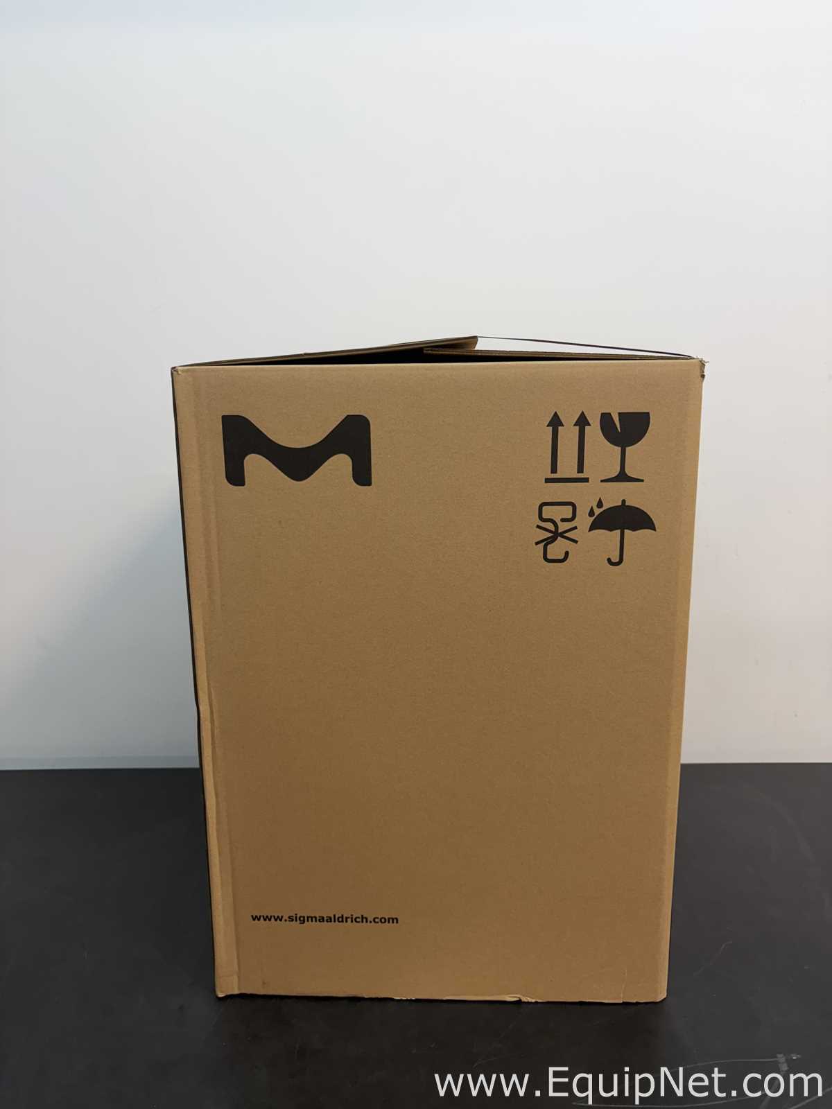 Unused Millipore Milli-Q IQ 7000 Laboratory Water Purification System With Accessories