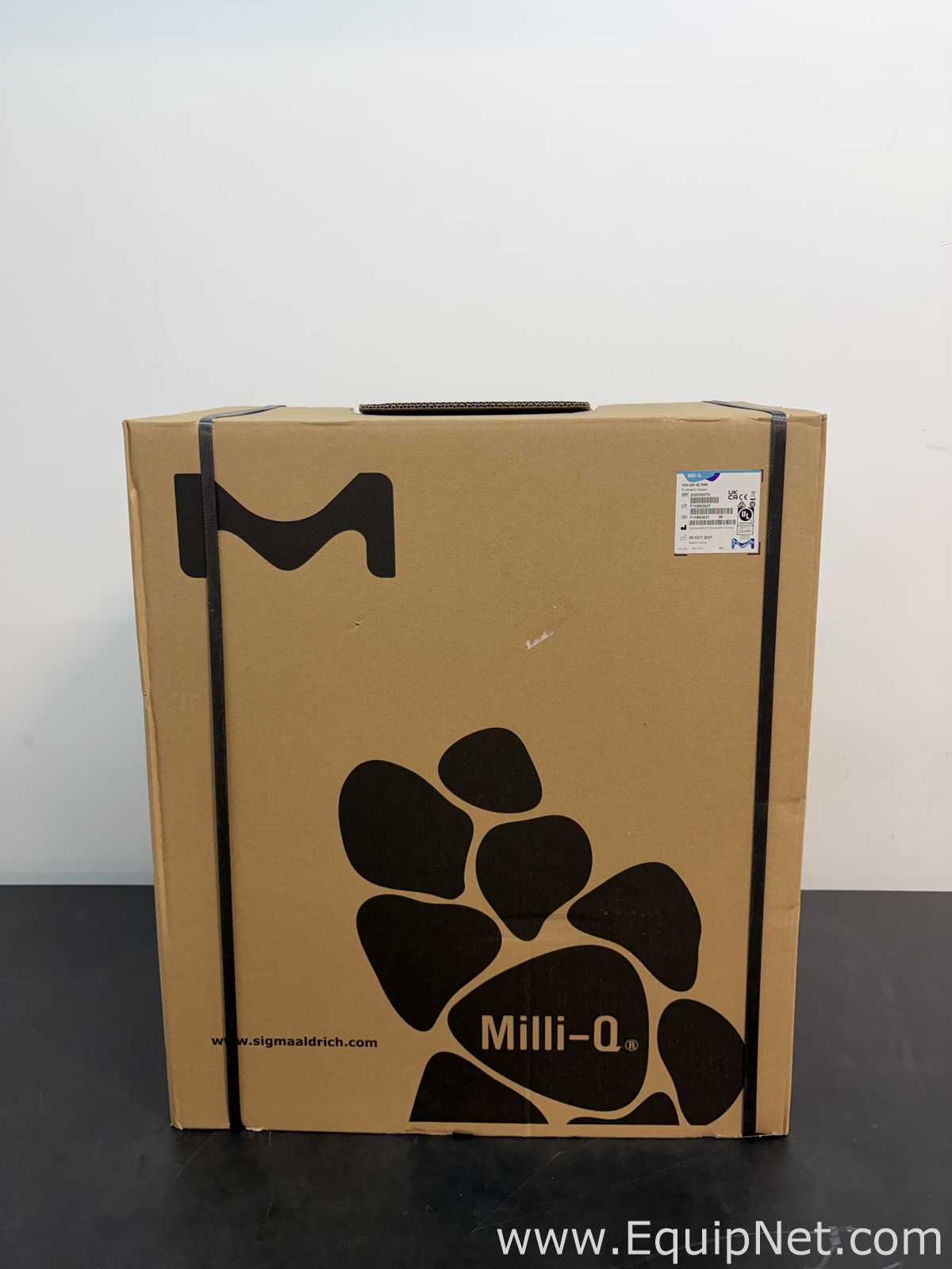 Unused Millipore Milli-Q IQ 7000 Laboratory Water Purification System With Accessories