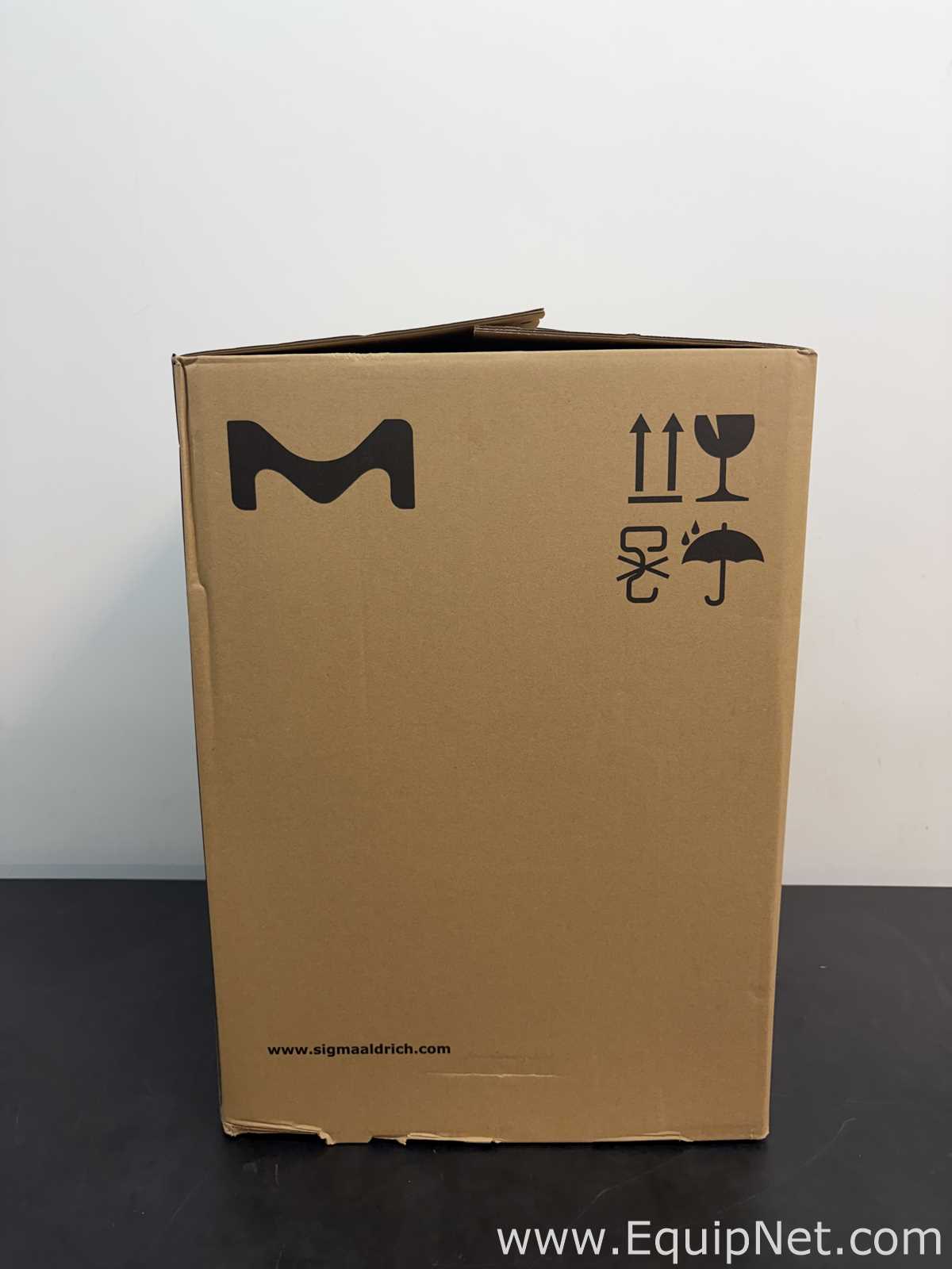 Unused Millipore Milli-Q IQ 7000 Laboratory Water Purification System With Accessories