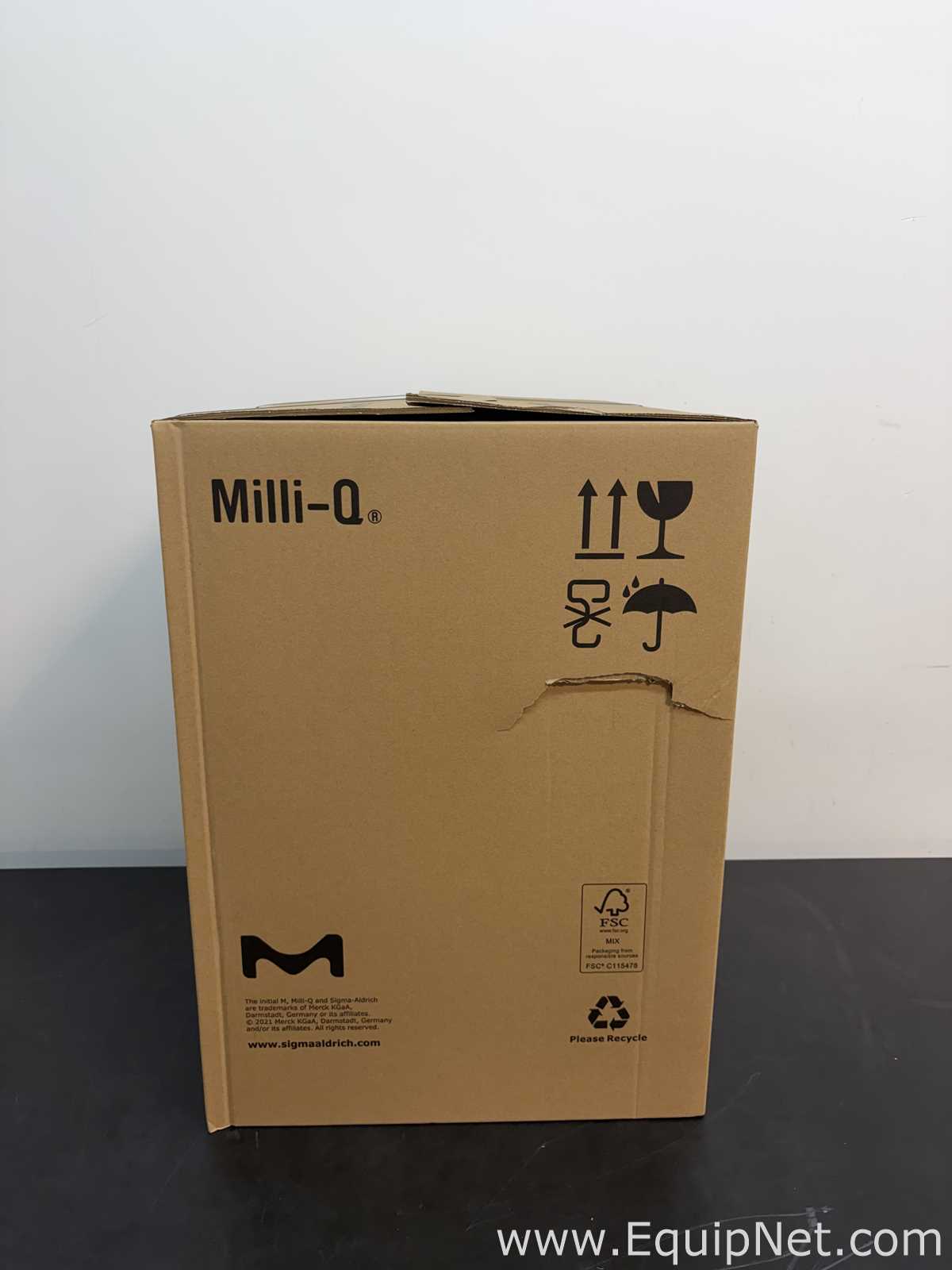 Sistema de Purificación y Destilación de Agua Millipore Milli-Q IQ 7000. Sin usar