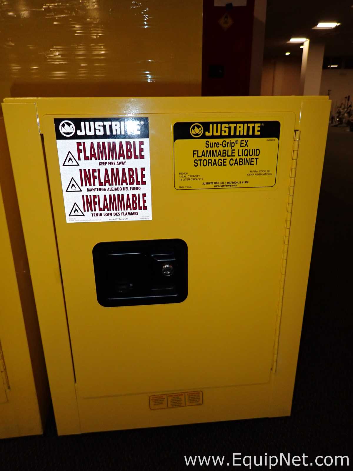 Lote de 2 Gabinetes de Almacenamiento de Inflamables JustRite Requisitos de aire 4 GALS.  4 Galones