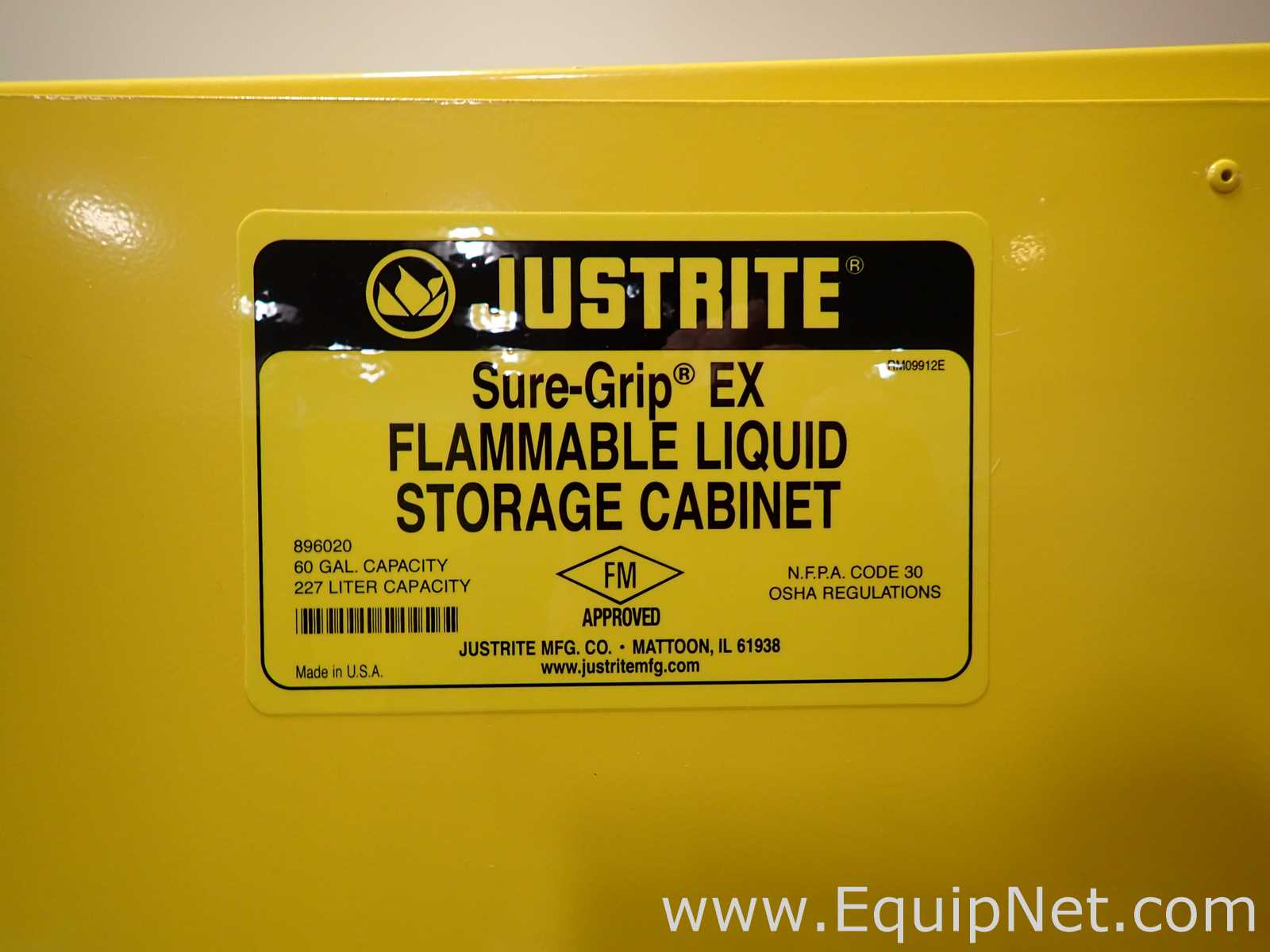 Gabinete de Almacenamiento de Inflamables JustRite Requisitos de aire 60 GALS.  60 Galones