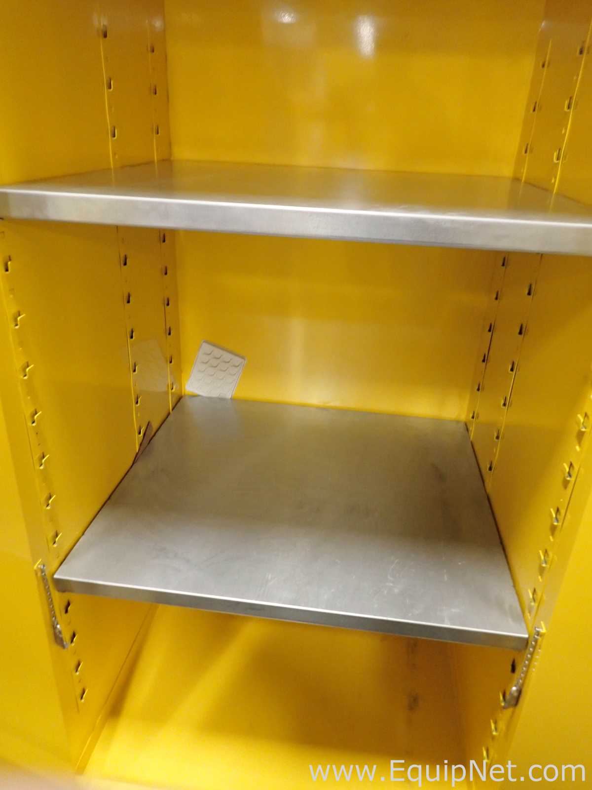 Gabinete de Almacenamiento de Inflamables JustRite Requisitos de aire 60 GALS.  60 Galones